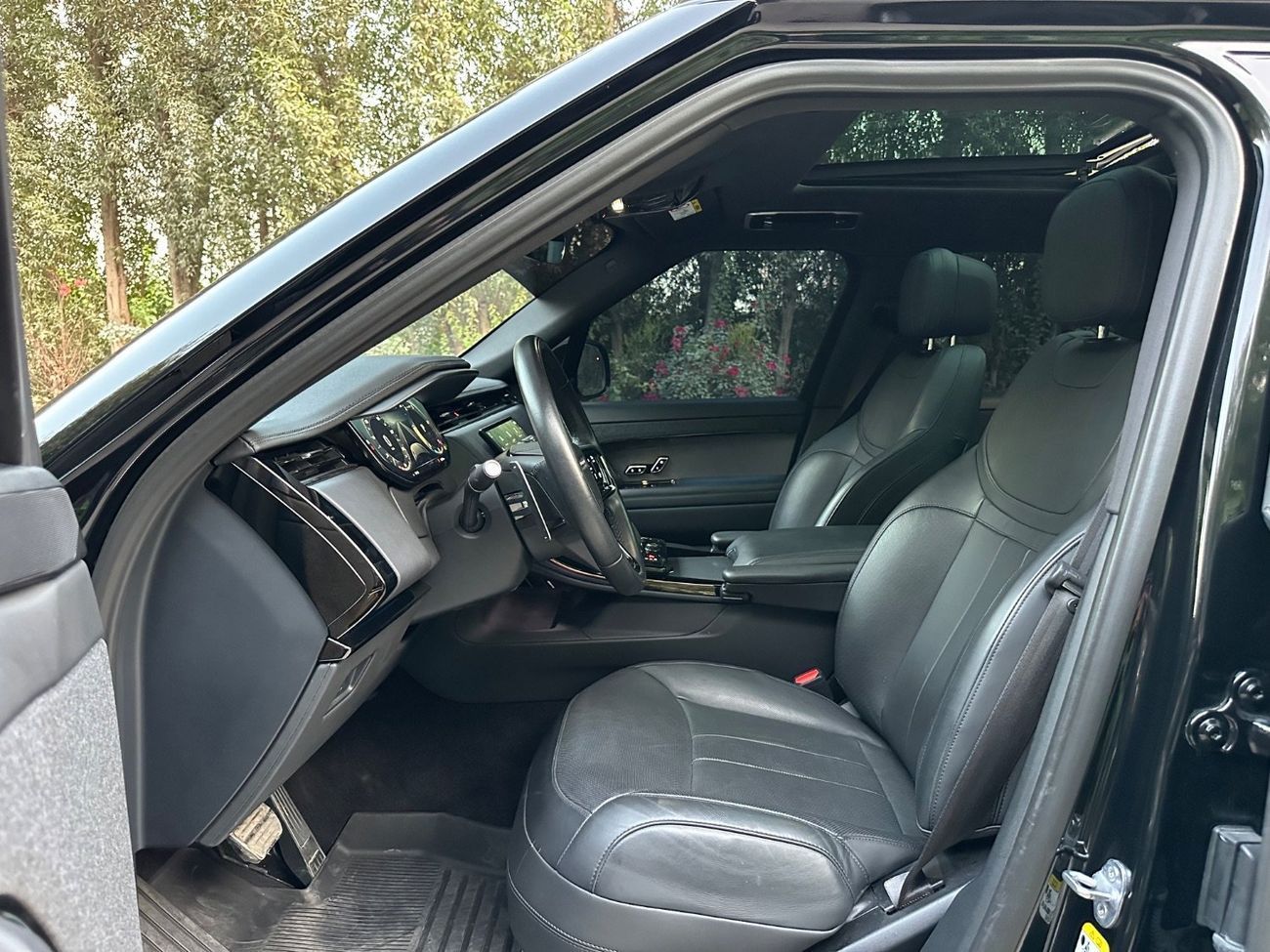 Land Rover Range Rover Sport Dynamic HSE D350 3.0L | V6 350 HP | Luxury, Power & Prestige Combined | Perfect Condition