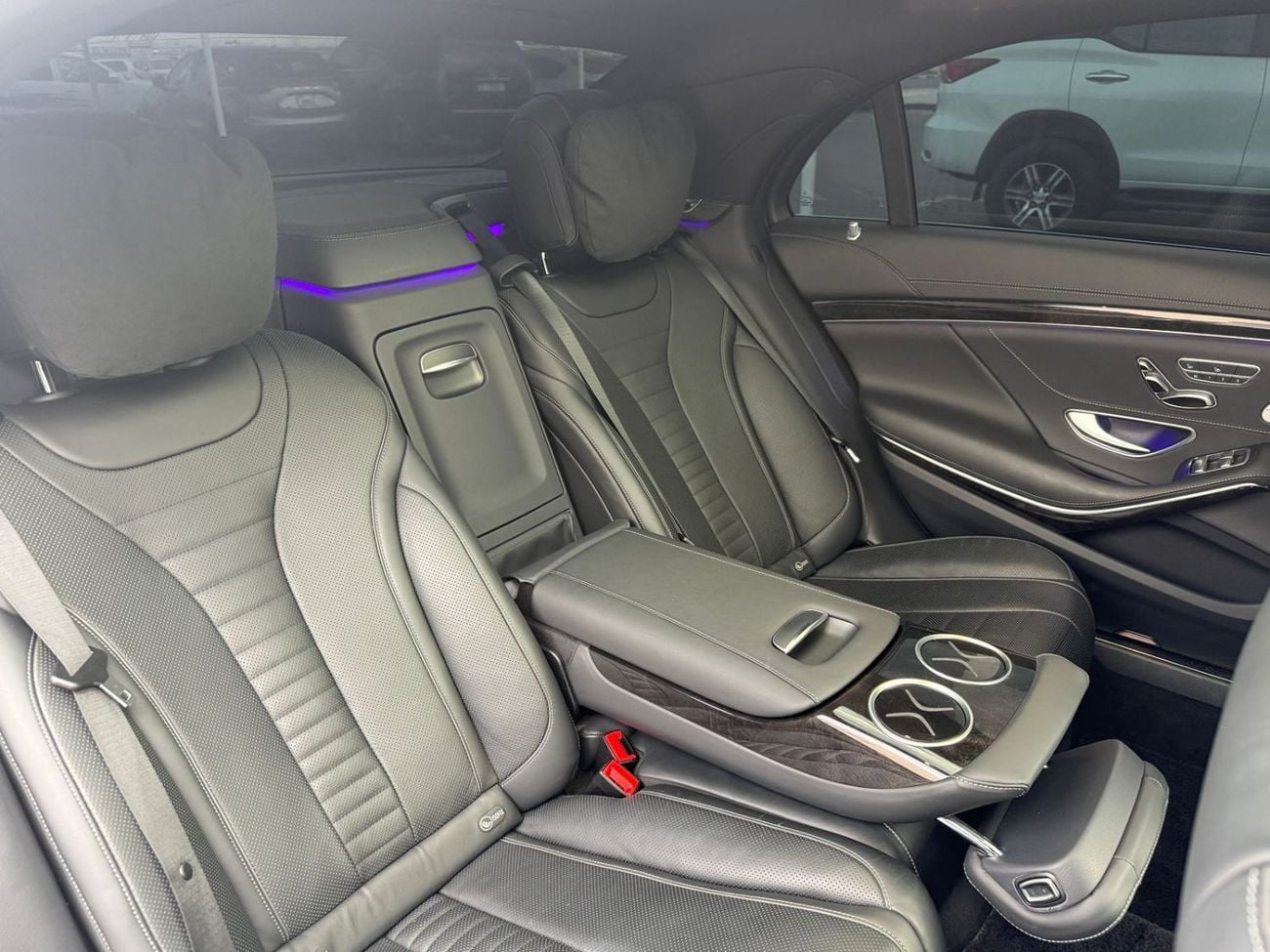 مرسيدس بنز S 560 Std 4.0L