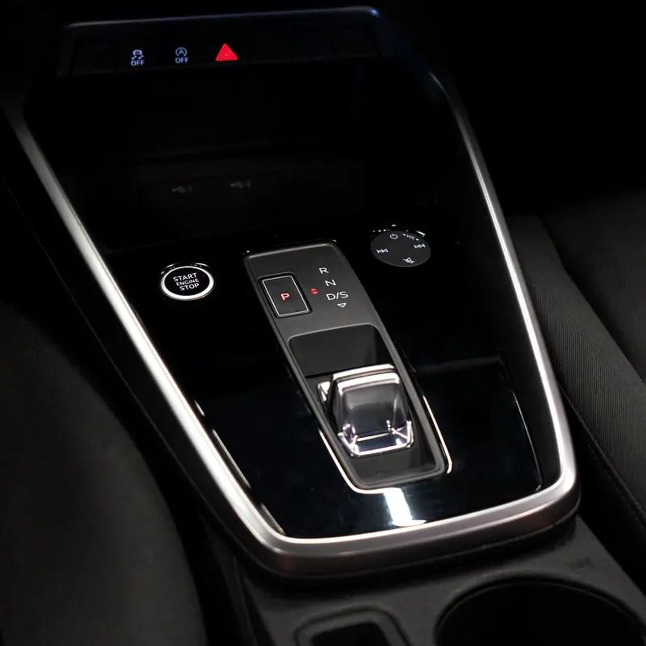 أودي A3 35 TFSI S Line 1.4L 1,532 p.m • 0% Downpayment • 35 TFSI • Agency Warranty and Service Contract