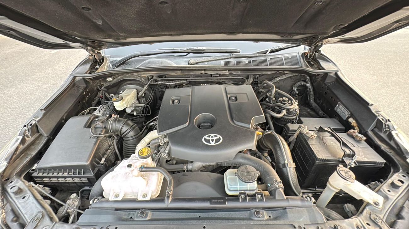 تويوتا هيلوكس SMART CAB | 2.8L DIESEL | 4WD | RHD | ROLL BAR & LEATHER SEATS