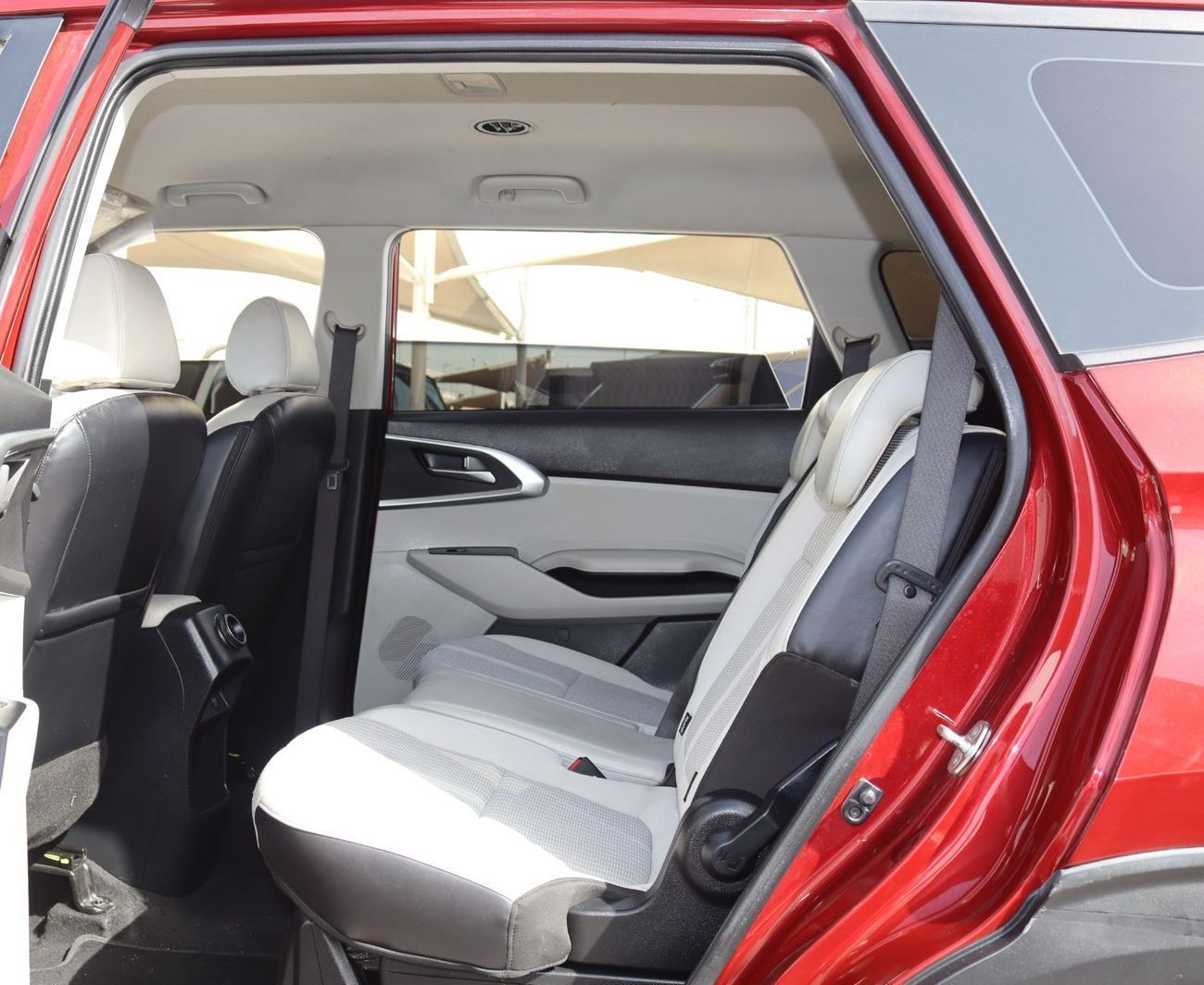 Kia Carens LX Smartstream 1.5L A/T -KIA CARENS 2023 - GCC - 4(V) -1.5L Accident-free -7 Seats -In excellent con