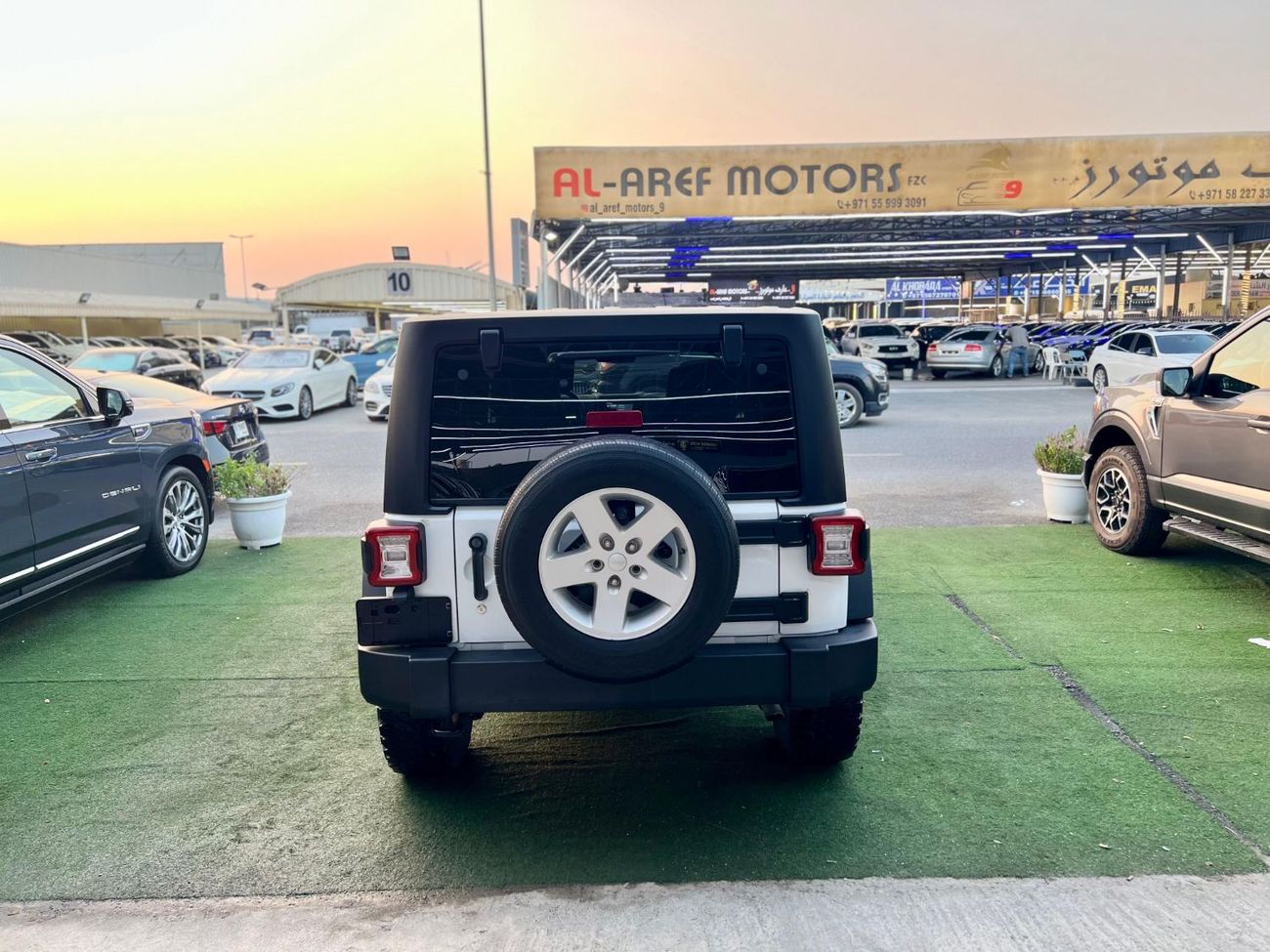 جيب رانجلر Sahara 3.6L A/T (5 Seater) warranty one year bank financie available