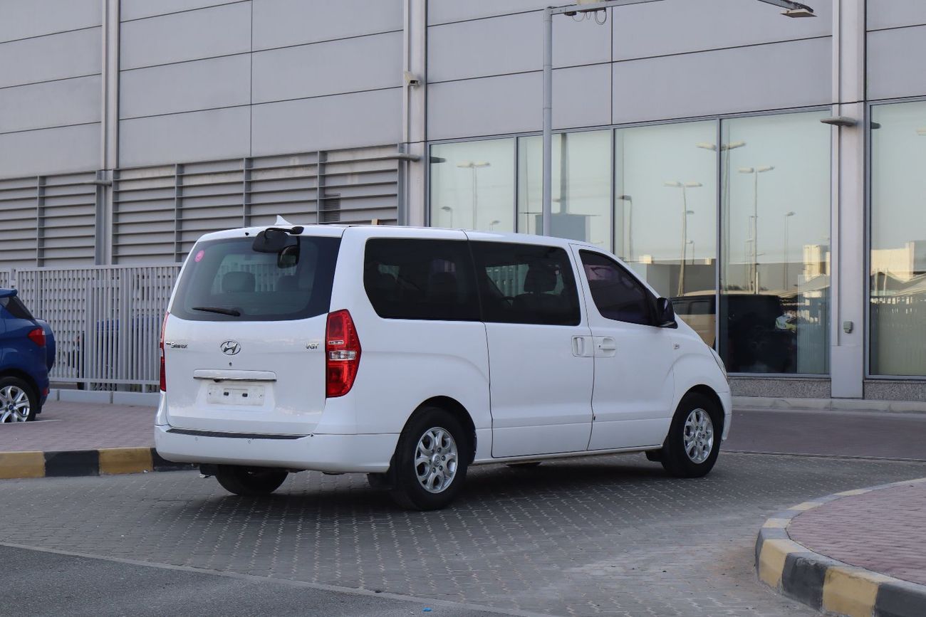 هيونداي H1 ستاريكس Hyundai H1 12-Seater Passenger Van 2016