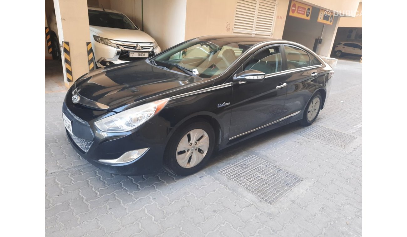 هيونداي سوناتا Hybrid 2.4L Mid Option US Specs