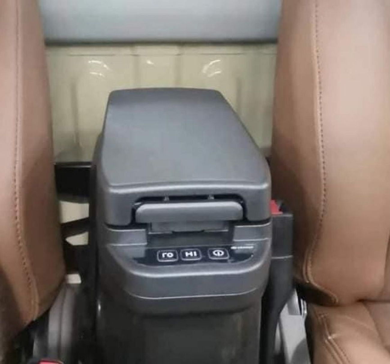تويوتا لاند كروزر بيك آب 2024 TOYOTA LAND CRUISER PICK UP 4.0L NEW SHAPE PETROL AUTOMATICZERO KM