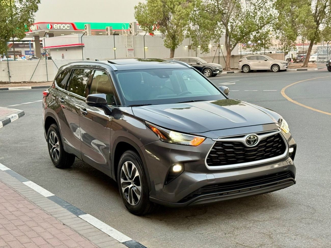 Toyota Highlander 2022 XLE LIMITED FULL OPTION 3.5 AWD USA SPEC