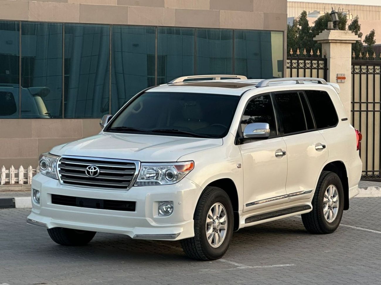 تويوتا لاند كروزر GXR V8 خليجي
