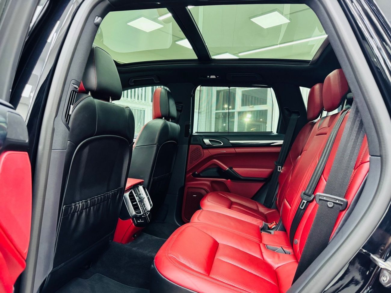 بورش كايان Platinum Edition