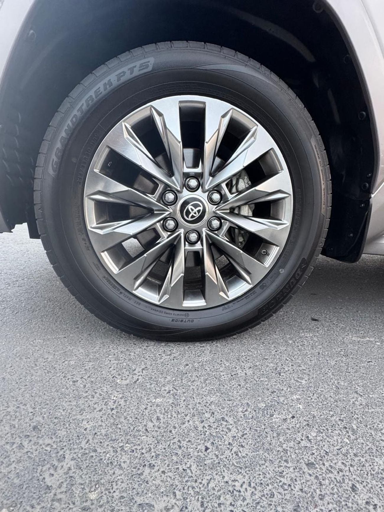 Toyota Land Cruiser VXR 3.5L