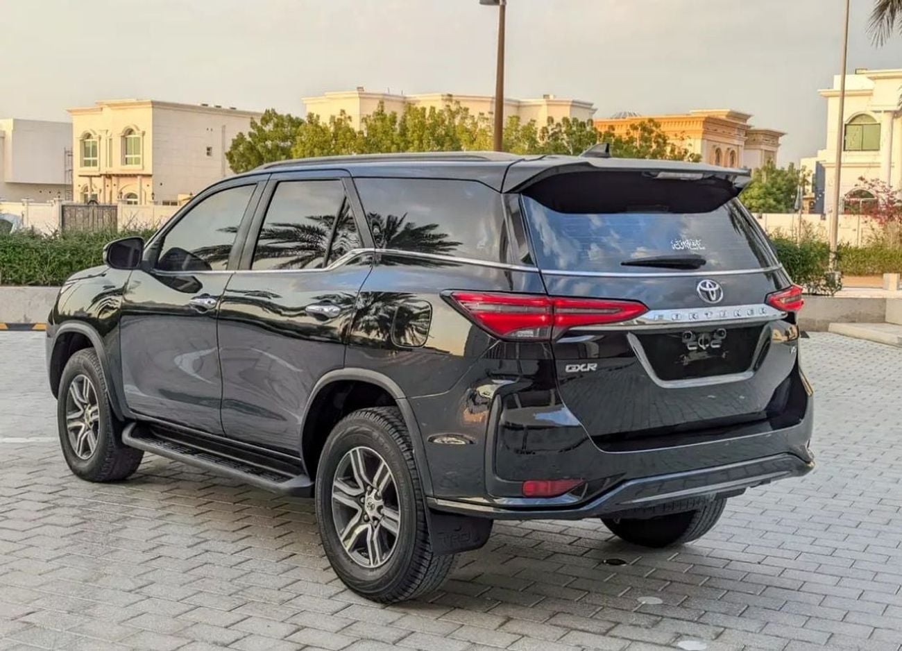 تويوتا فورتونر Toyota Fortuner 2017Model modified 2025Model v6 4.0L petrol Engine Colour Black Interior Brown push