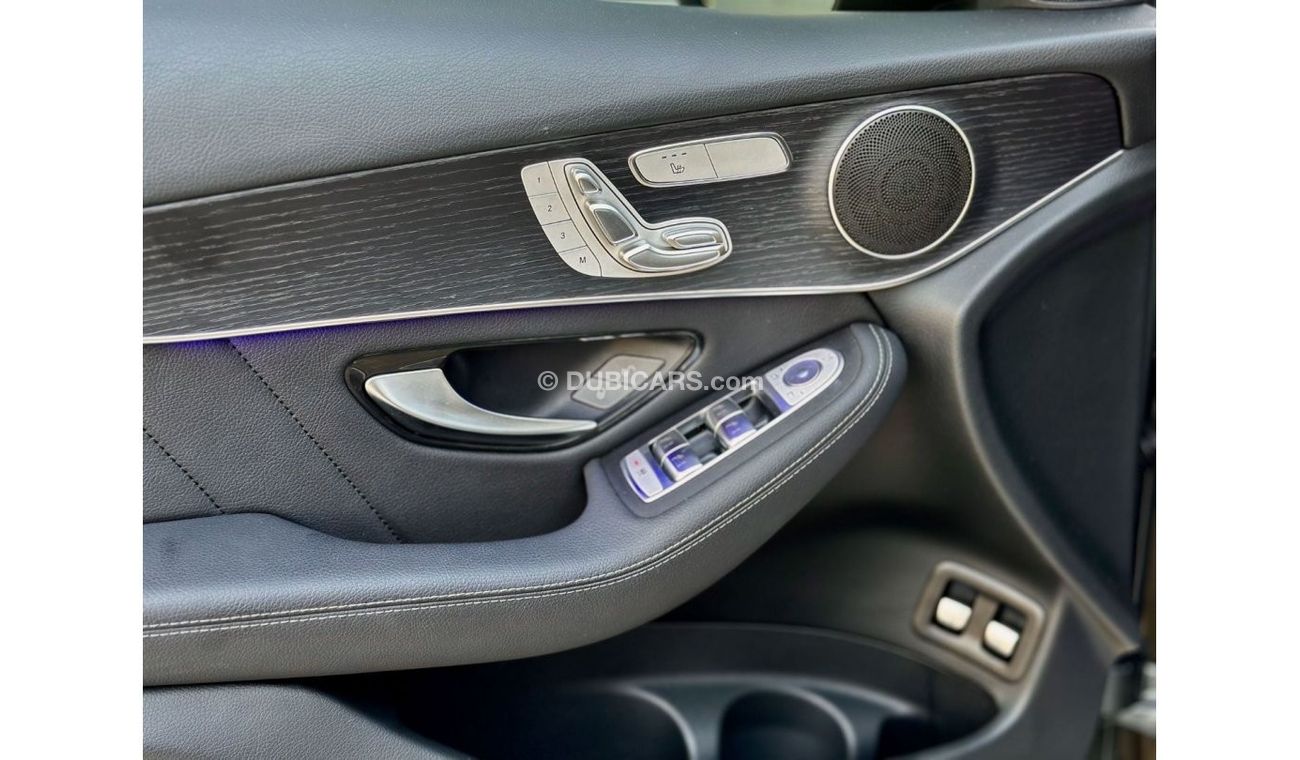 Mercedes-Benz GLC 300 4MATIC MERCEDES AMG GLC300e 2021 ( HYBRID ) (FAST CHARGER)