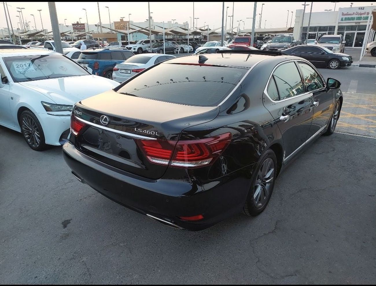 Lexus LS460 Premier SWB 4.6L (375 HP)