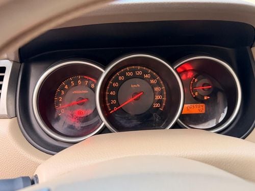 Nissan Tiida 1.8L SL