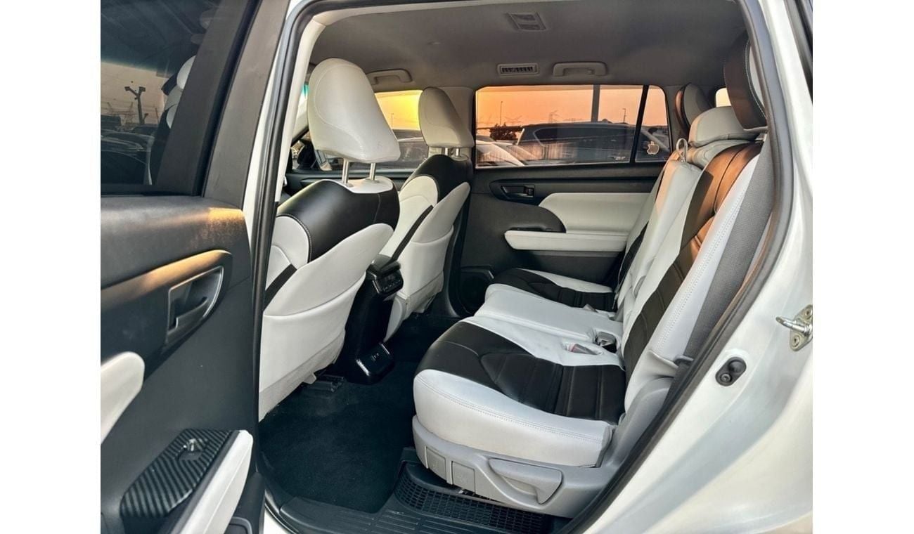 Toyota Highlander GXR 2.5L 2021 TRD HYBRID XSE OPTION UAE PASS