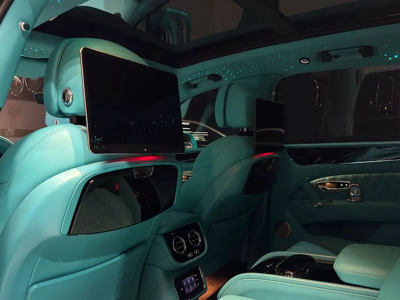 Bentley Bentayga ORIGINAL MANSORY | W12 | FULL SERVICE HISTORY | VIP SEATS