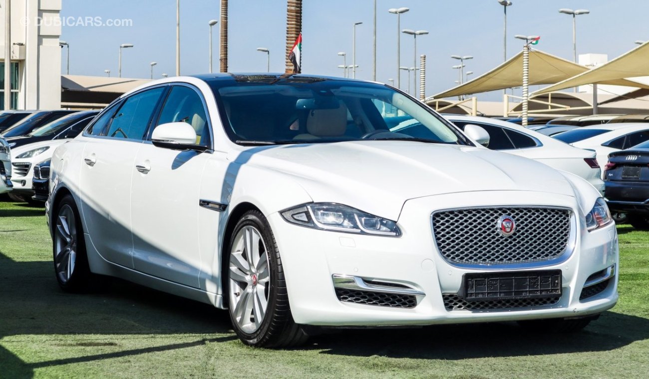 Jaguar XJ