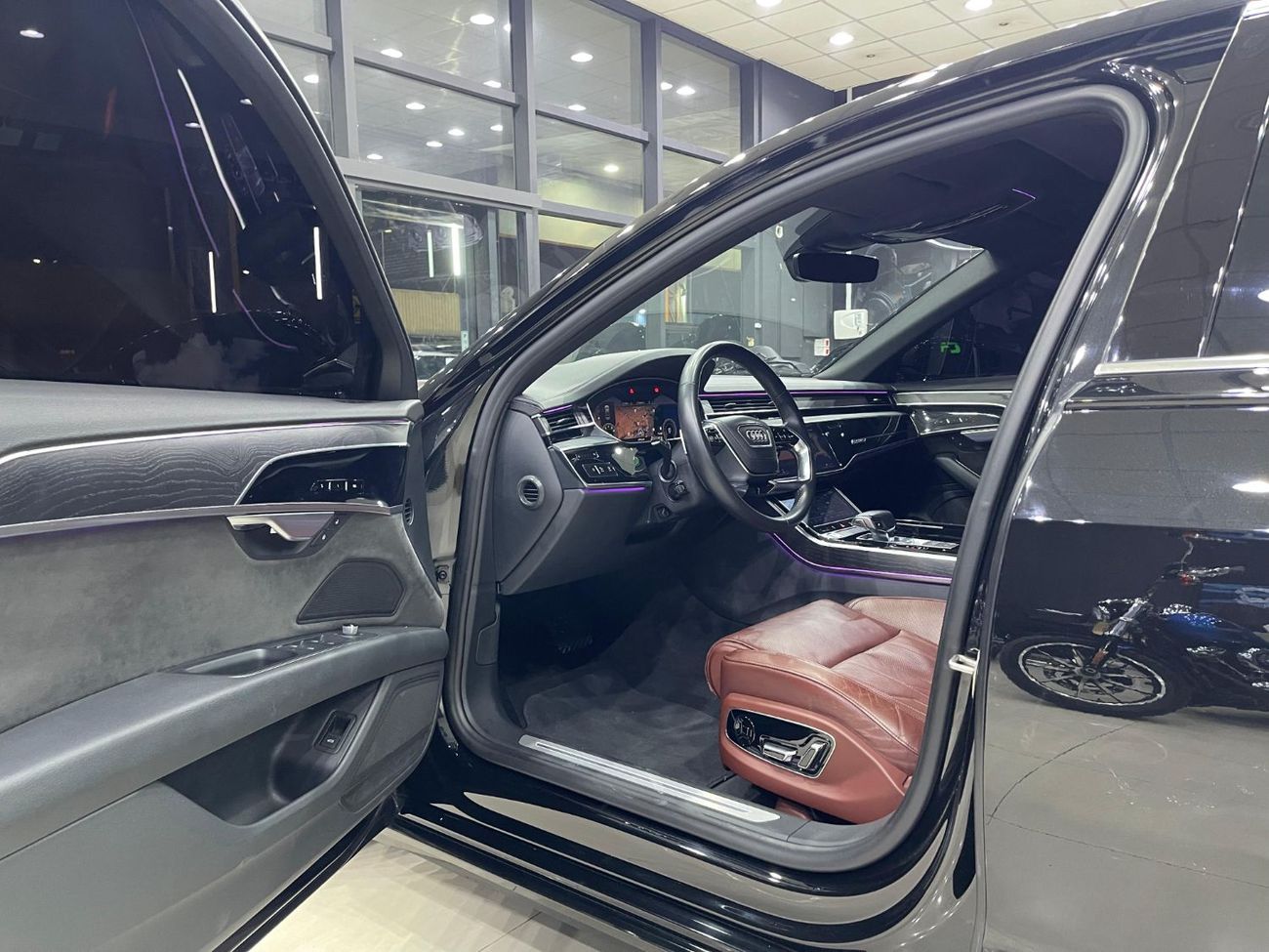 Audi A8 L 55 TFSI quattro Full Option 3.0L