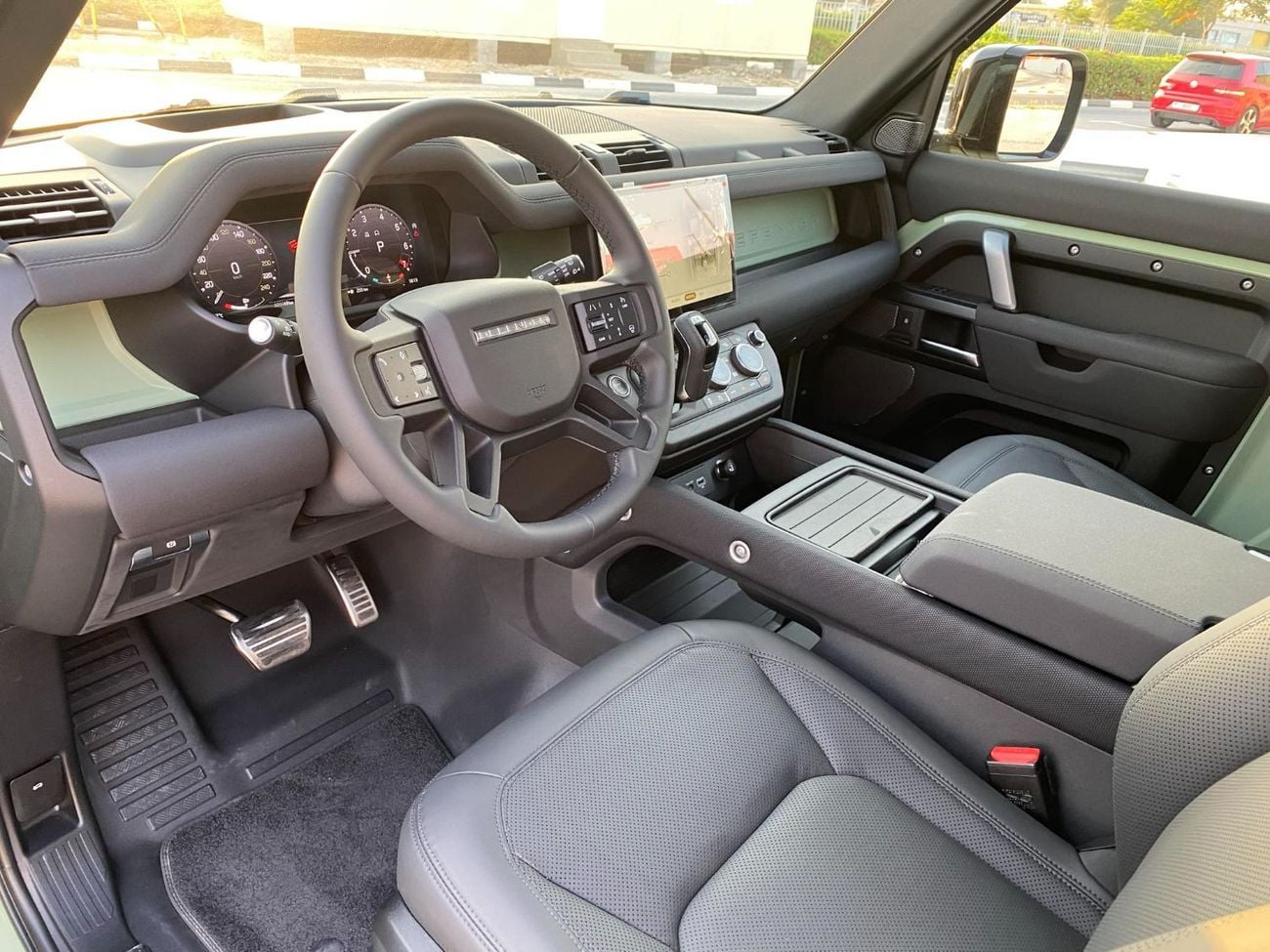 لاند روفر ديفندر P400 90 HSE 3.0L (5 Seater)