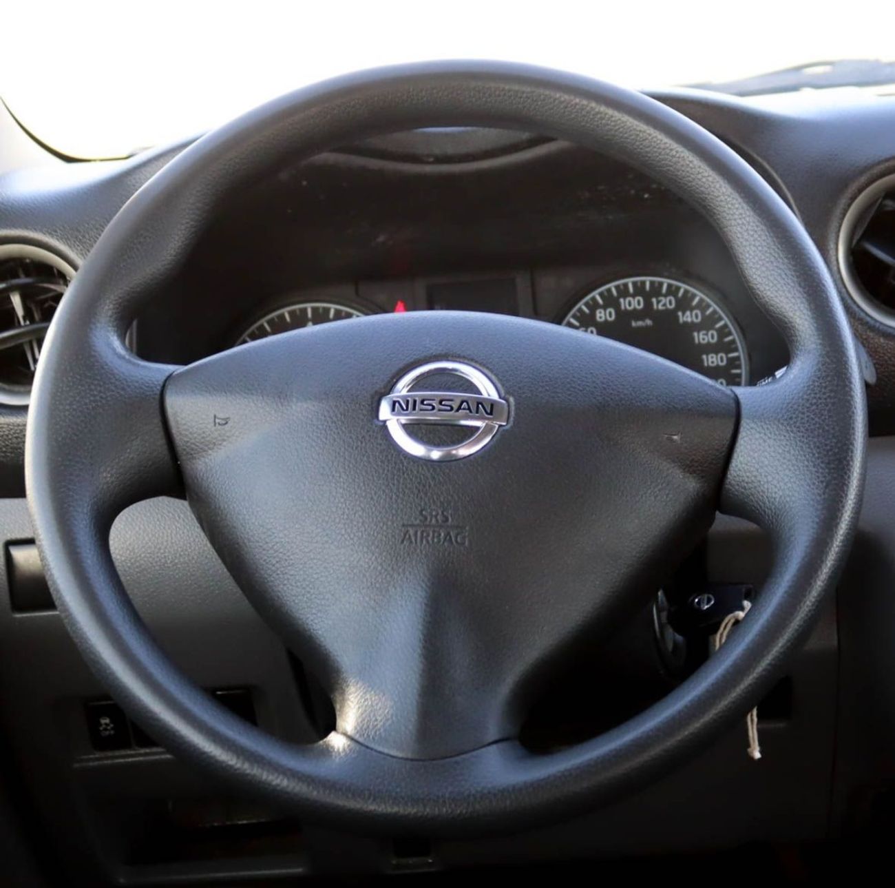 Nissan Urvan Std 2.5L (15 Seater) Nissan Urvan 2.5L 2021 GCC Original Paint accident-free, in excellent condition