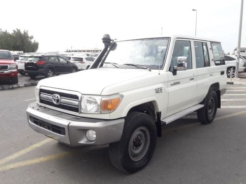 Toyota Land Cruiser Toyota land cruiser (Stock no PM 93 )