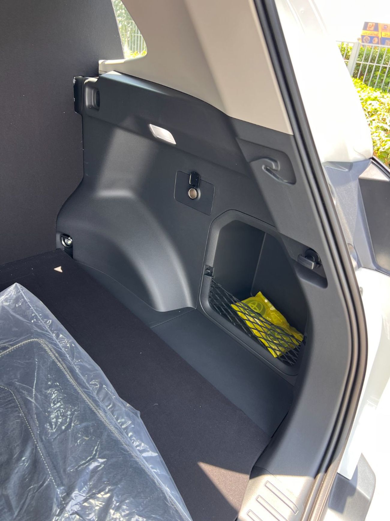 تويوتا راف ٤ TOYOTA RAV4 2.0 4WD LUXURY -2026YM