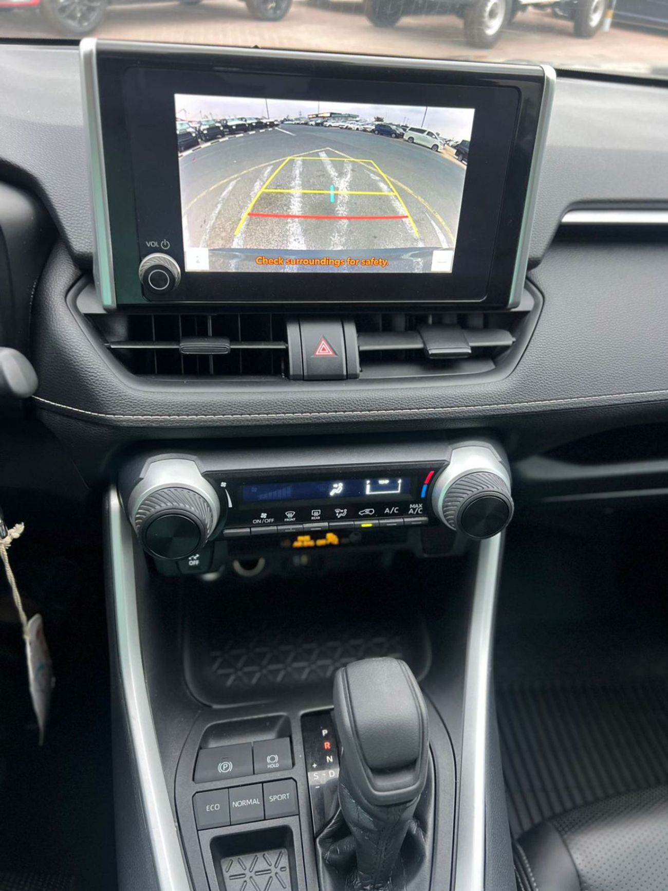 Toyota RAV4 2023 Toyota Rav4 LE Night Shade Edition - 2.5L V4 - Leather Seats With Radar - Low Mileage