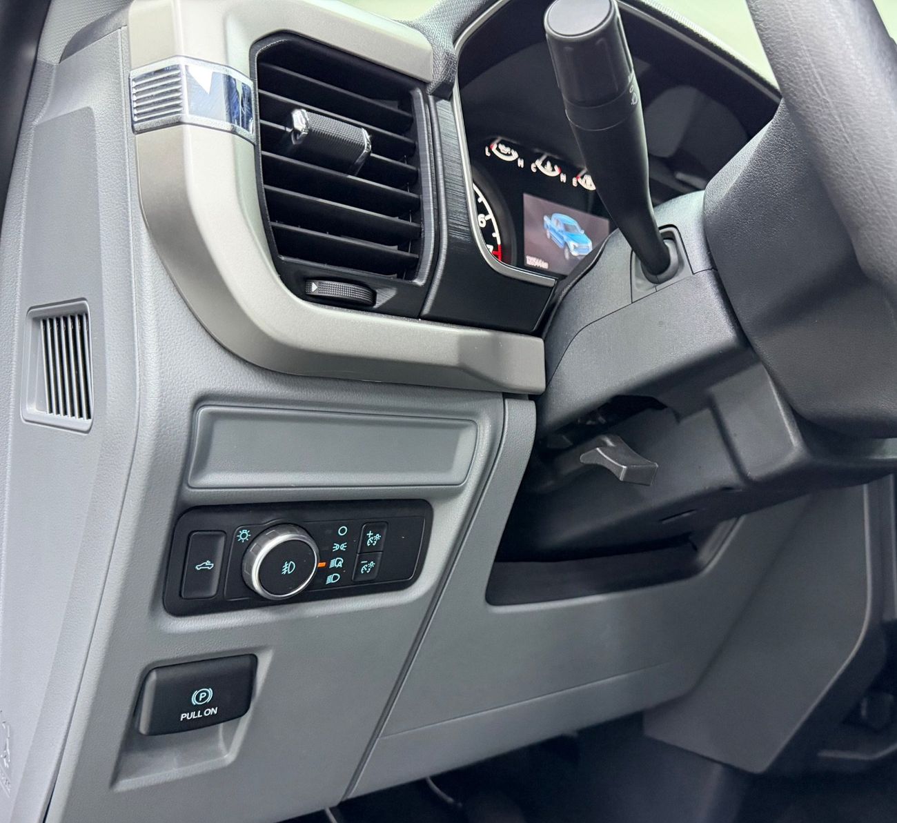 Ford F 150 XLT 5.0L Crew Cab Utility