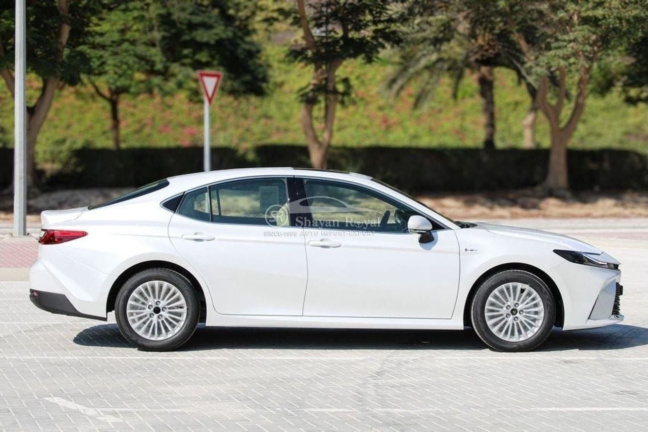 تويوتا كامري LE HEV LHD 2.5L HYBRID LE-G FWD AT 2025MY