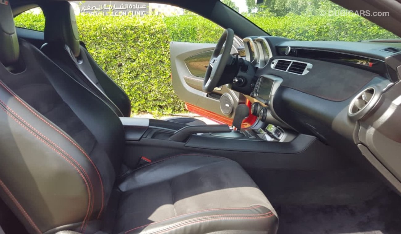 Chevrolet Camaro Chevorlet comaro ZL1 model 2015 GCC car prefect condition full option low mileage sun roof leather s