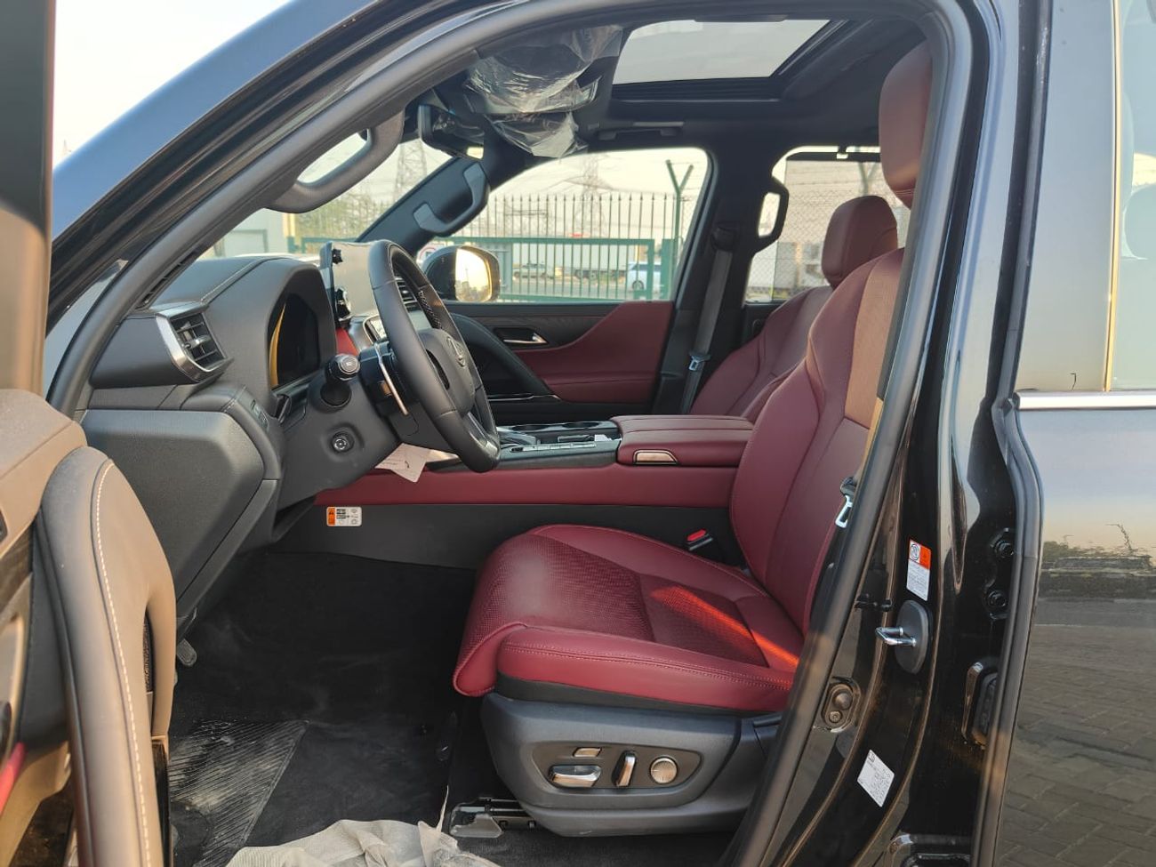 لكزس LX 600 2026 Lexus LX600 Signature (7-Seater) 3.5L V6 Twin-Turbo Petrol A/T 4WD Export Only