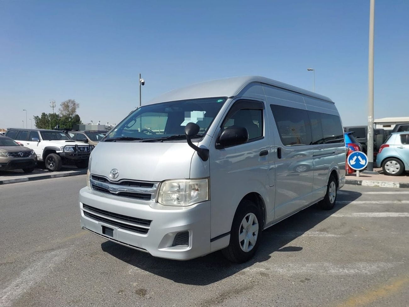 Toyota Hiace TOYOTA HIACE VAN RHD 2013 MODEL 3.0 L DIESEL AUTOMATIC(PM11956)