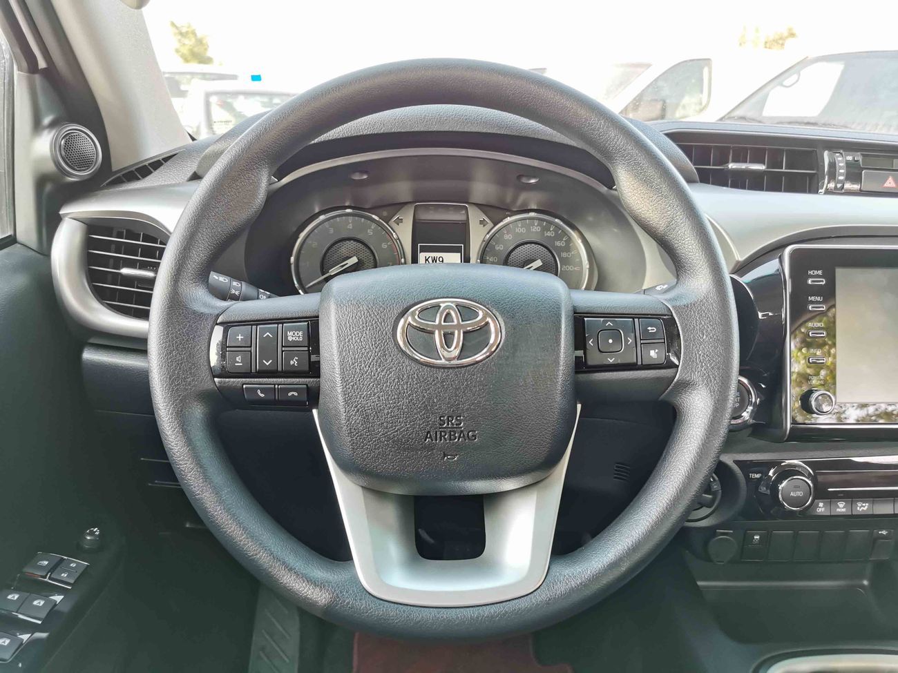 Toyota Hilux 2.7L, Manual, DRL LED Headlights, Rear Bedliner, Bluetooth, DVD, 4WD, Rear Camera (CODE # THFO03)