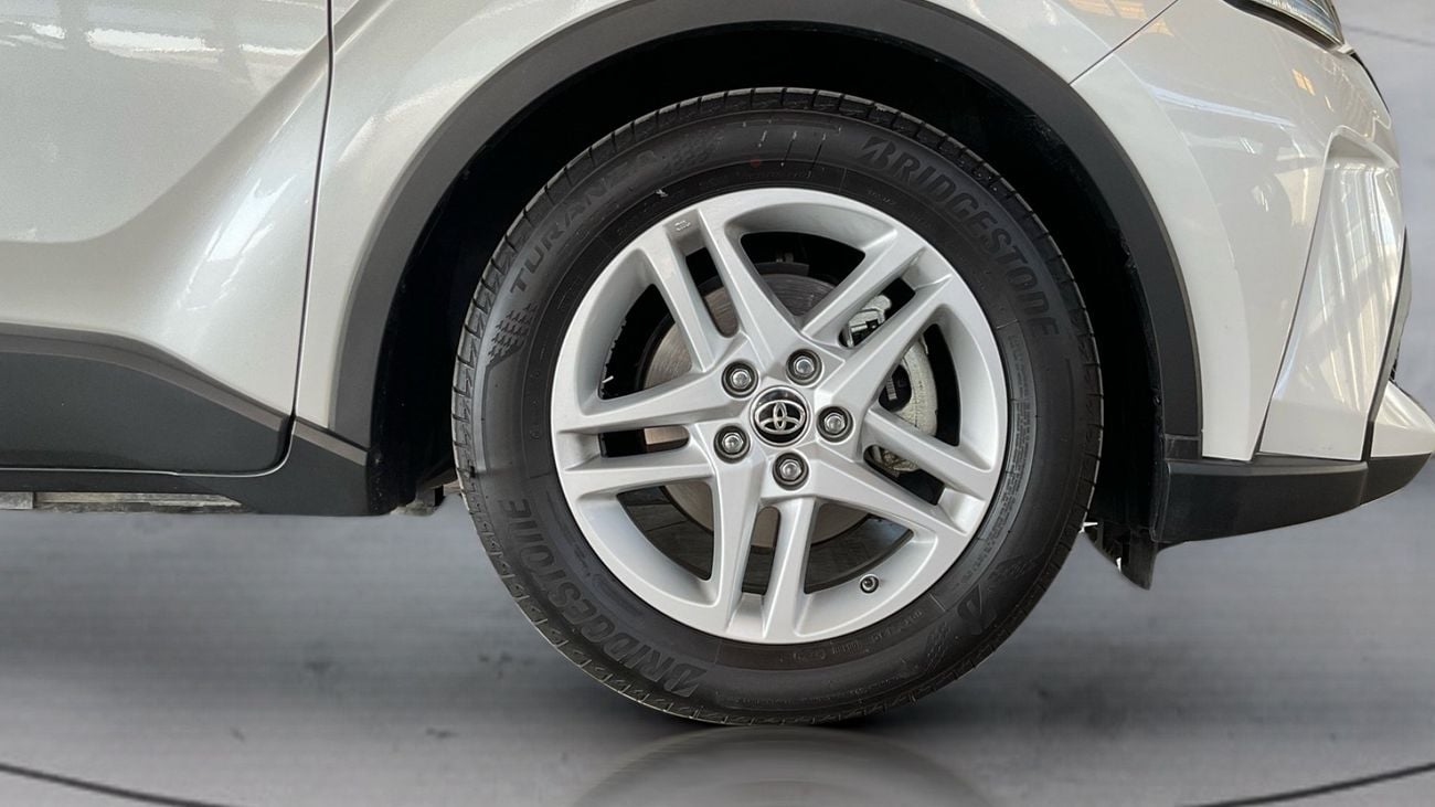 تويوتا CHR 1.8 VVT I-HYBRID GX AUTO | شامل الضمان | 0 ﺪﻔﻋﺓ ﺃﻮﻟﻯ