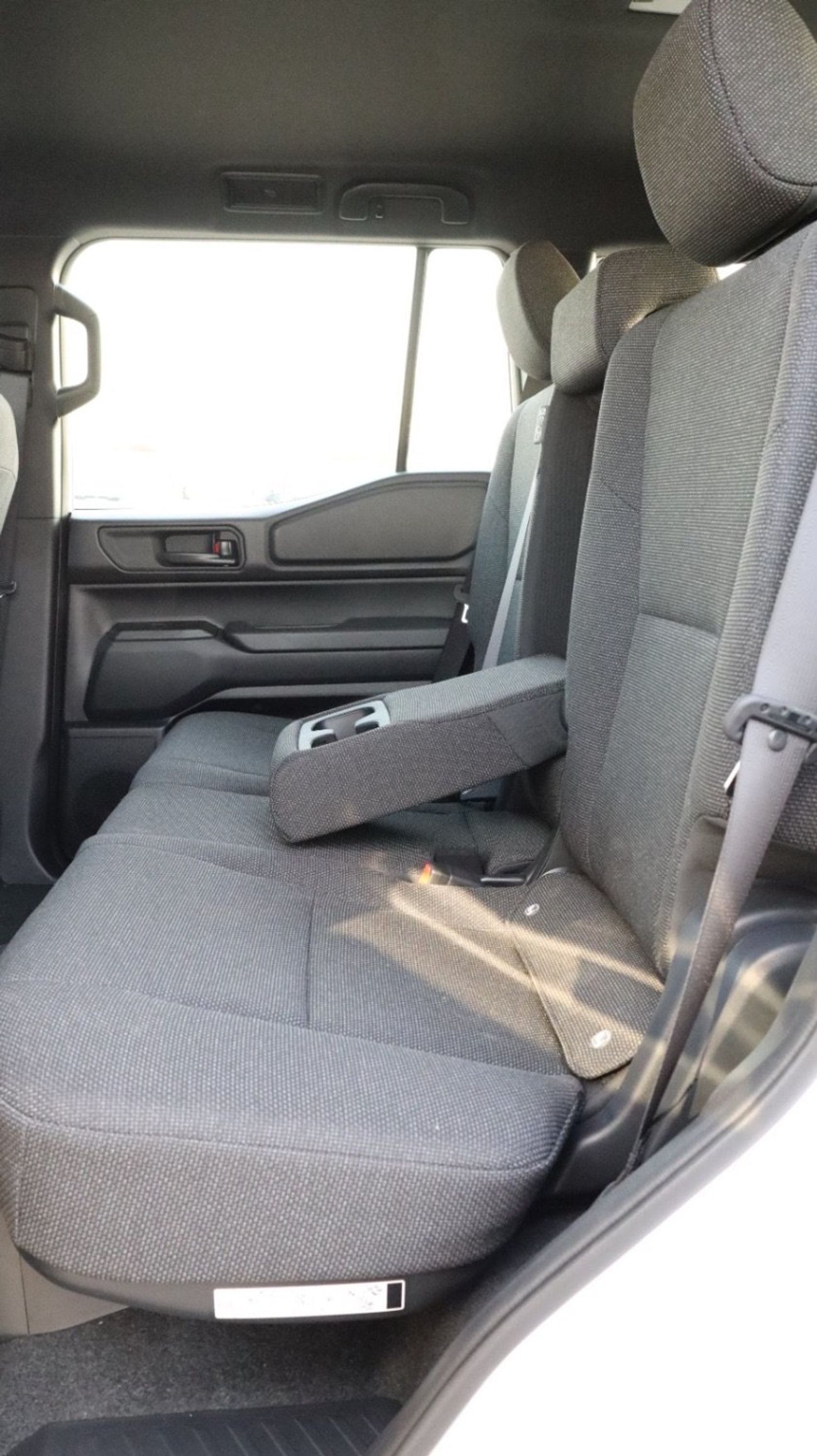 تويوتا برادو 2.4 URBAN baisc option Oman GCC spec Ready