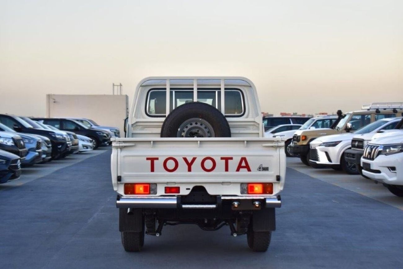 تويوتا لاند كروزر بيك آب 79 Double Cab 2.8L Turbo Diesel 4WD Automatic