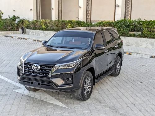Toyota Fortuner EXR FACELIFTED GCC V4 2.7L IN EXCELLENT CONDITION