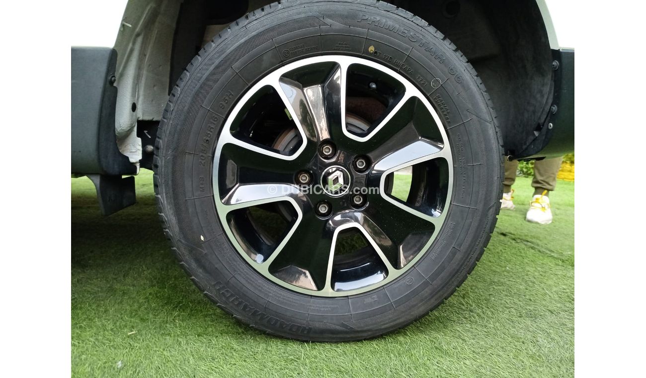 Renault Duster GCC without accidents, 2018 model, rear camera screen, rear spoiler wheels, in excellent condition