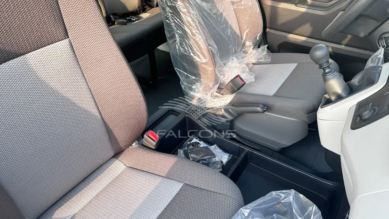 Toyota Hiace DX