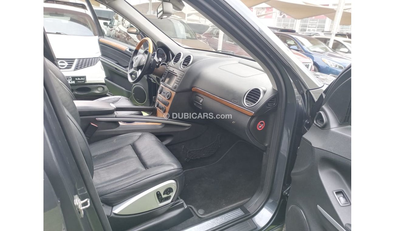 Mercedes-Benz GL 500 Leather, 2010 model, panorama, cruise control, sensor wheels, in excellent condition