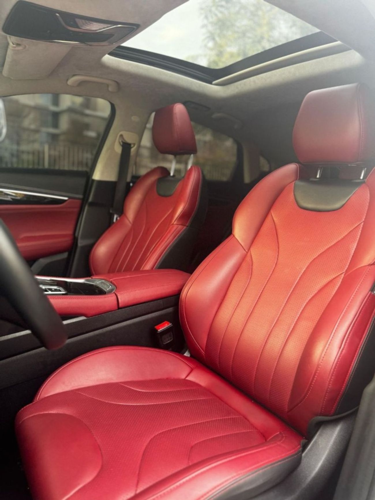 تشنجان CS85 ‏Car type: CHANGAN CS85 ‏Year : 2021 ‏price : 62000 dirhams ‏Mileage : 79000 Km 4cylinders 2.0 TURBO