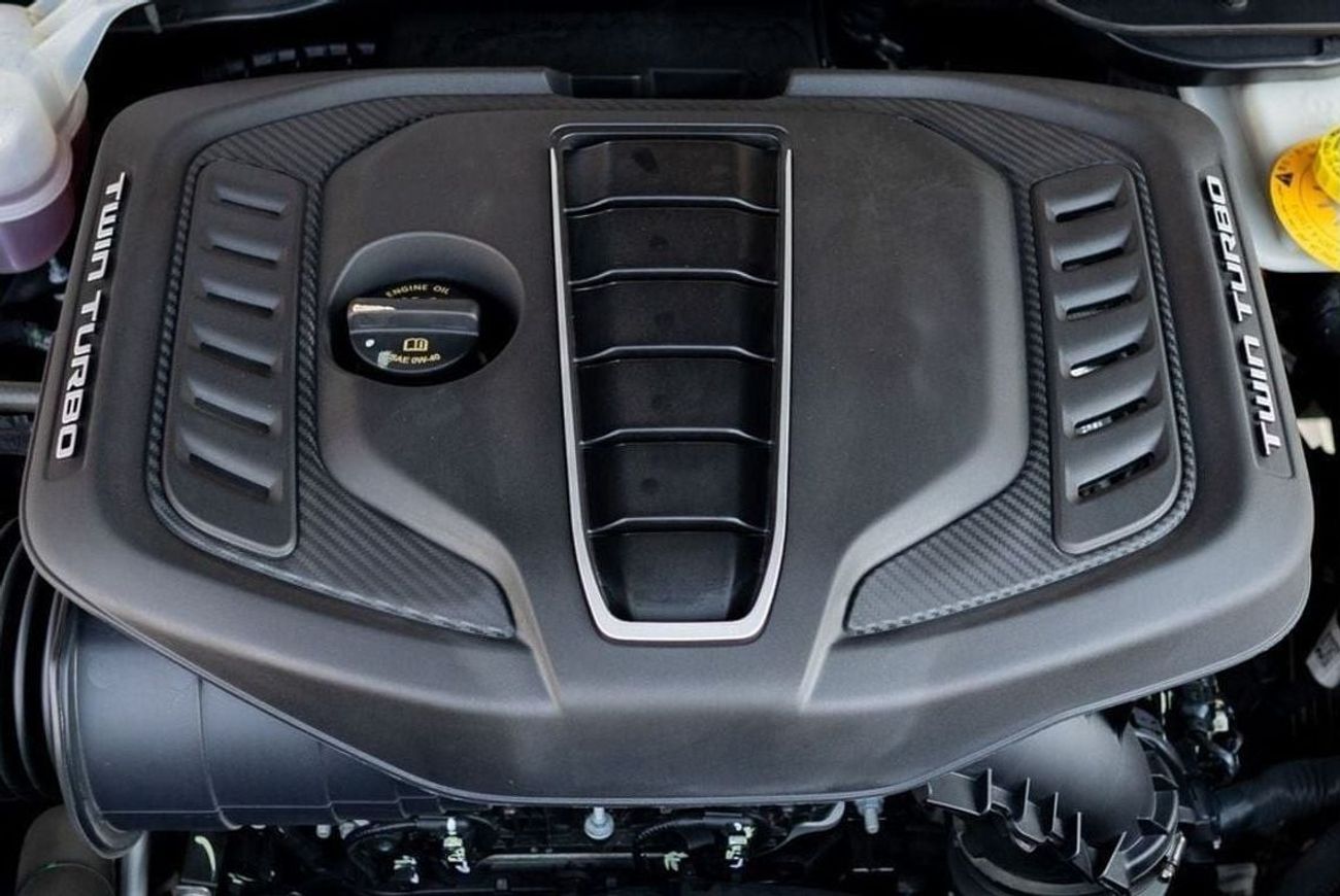 Jeep Grand Wagoneer Series III 3.0T Jeep Grand Wagoneer Series III 2023 GCC under Agency Warranty with Flexible Down-Pay