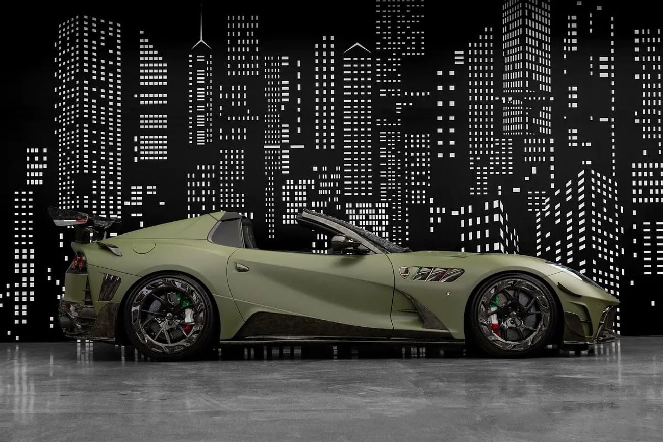 فيراري 812 GTS