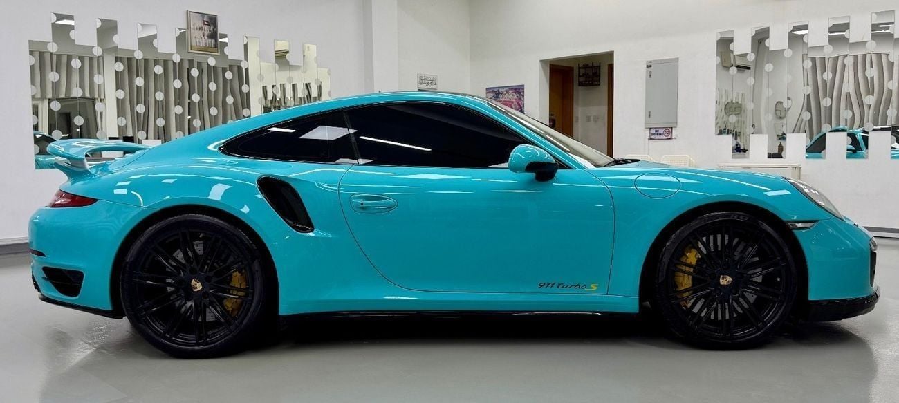 Porsche 911 Turbo S 3.8L (530 HP) Coupe