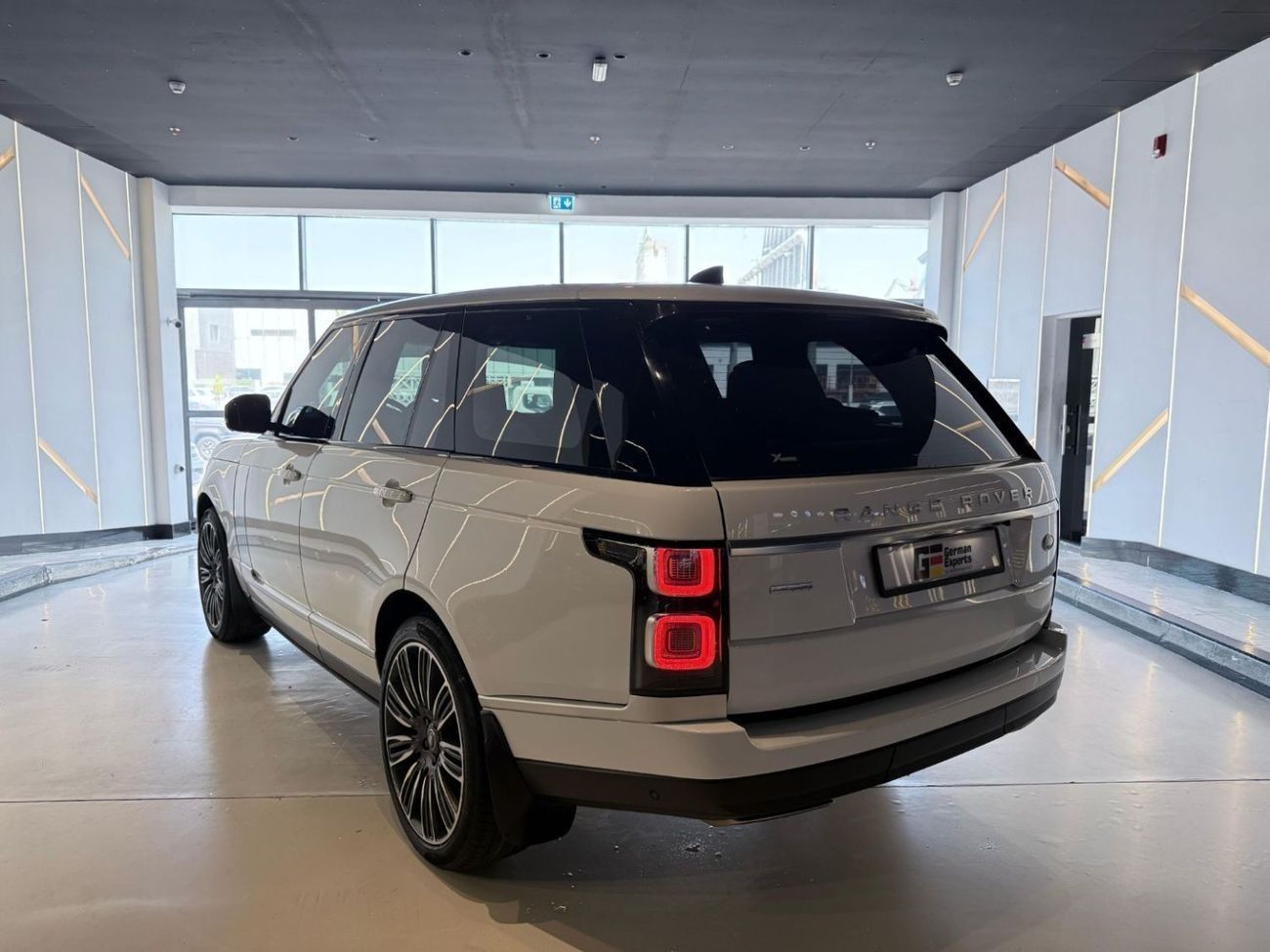 Land Rover Range Rover Autobiography SV 5.0L 2019 RANGEROVER SV AUTOBIOGRAPHY / GCC / FULL SERVICE HISTORY