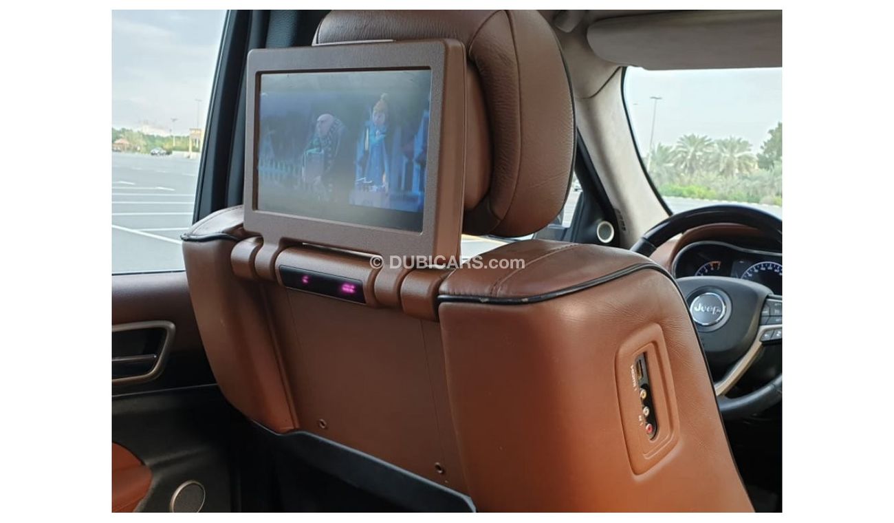 جيب جراند شيروكي Jeep Grand Cherokee Summit 2015 GCC Perfect Condition - Accident Free