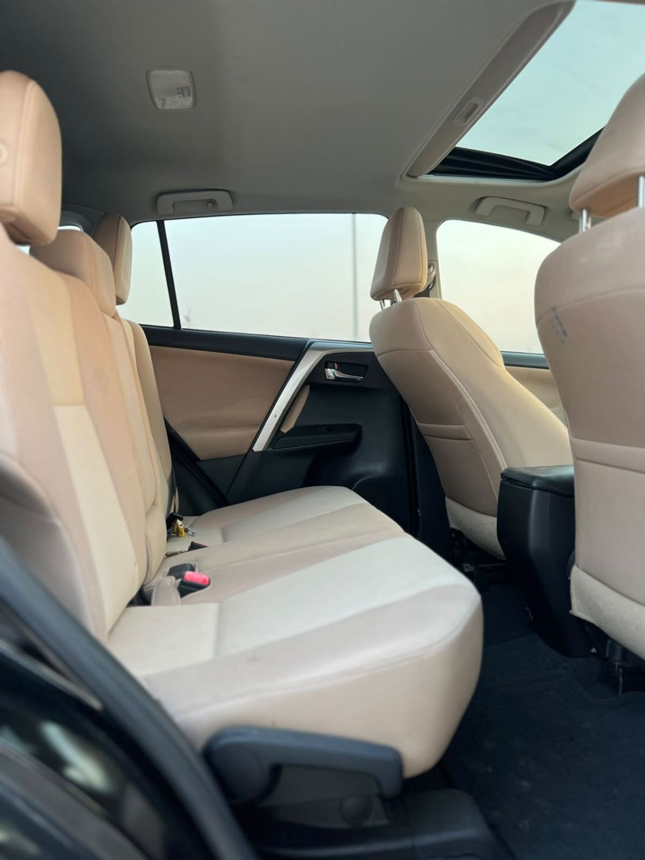 Toyota RAV4  2014 Toyota Rav4 XLE Full Option 2.5L V6 - Sunroof  Rear Camera - Rims