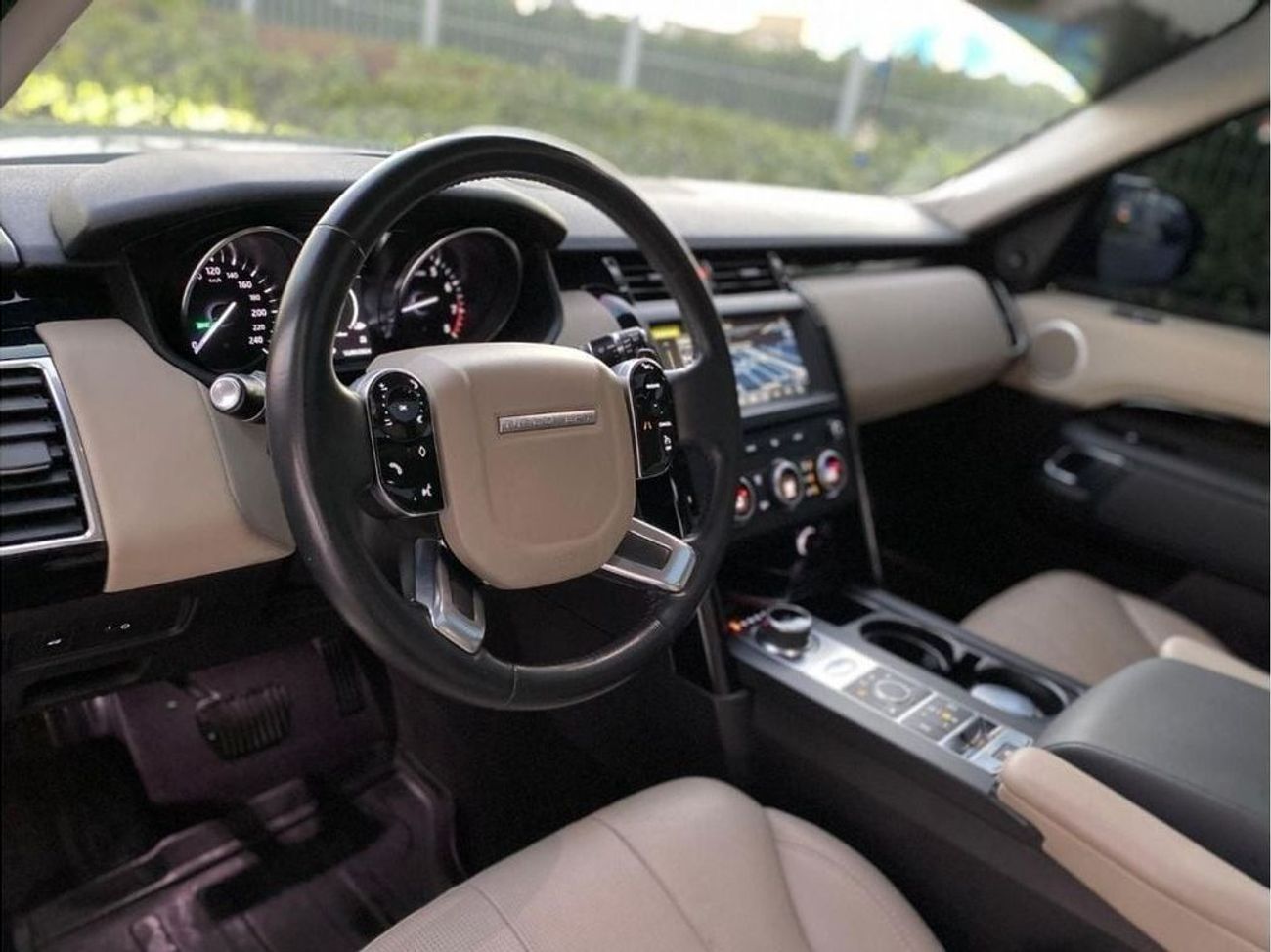 Land Rover Discovery GCC SPECS - 1ST OWNER - FULL SERVICE HISTORY - 4 CYLINDER - 7 SEATER 1 YEAR DEALER WARRANY