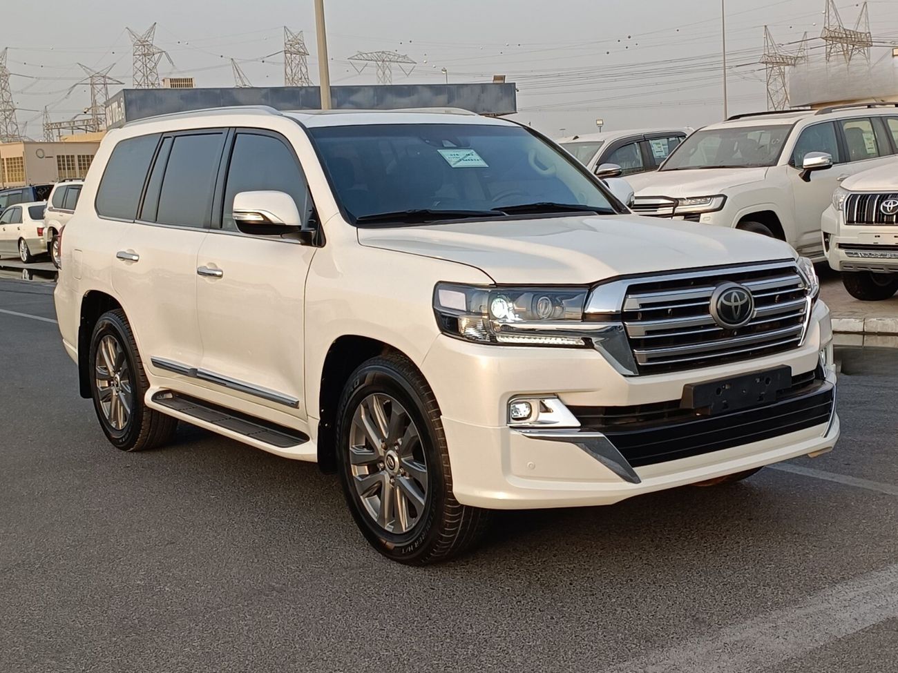 Toyota Land Cruiser / VXR 5.7/ ORG SHP/ HYUDRAULIC/ LOT#58646