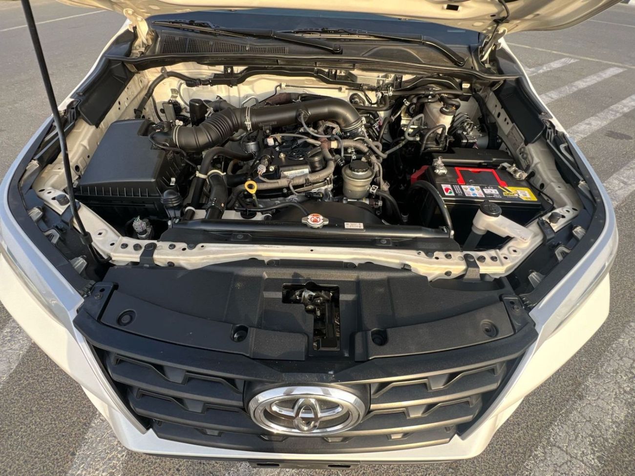 تويوتا فورتونر 2021 TOYOTA FORTUNER V4 2.7L - 4X4  4Wheel Drive - Rear Camera