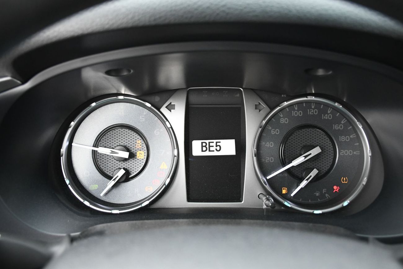 تويوتا هيلوكس 2.7L V4 Automatic with BSM Full option (Ready Stock)